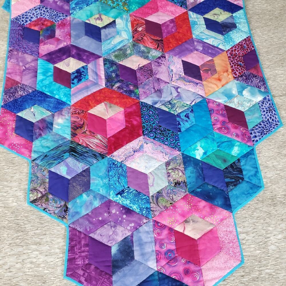 Beautiful Quilted Art Wall Hanging signed by Artist - Inner Peace - Picture 4 of 9